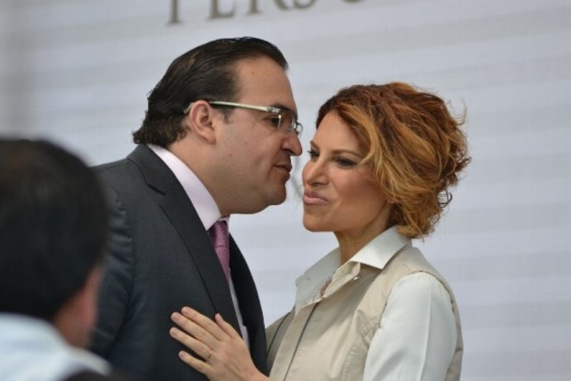 Javier-Duarte-junto-a-su-esposa-Karime-Macías